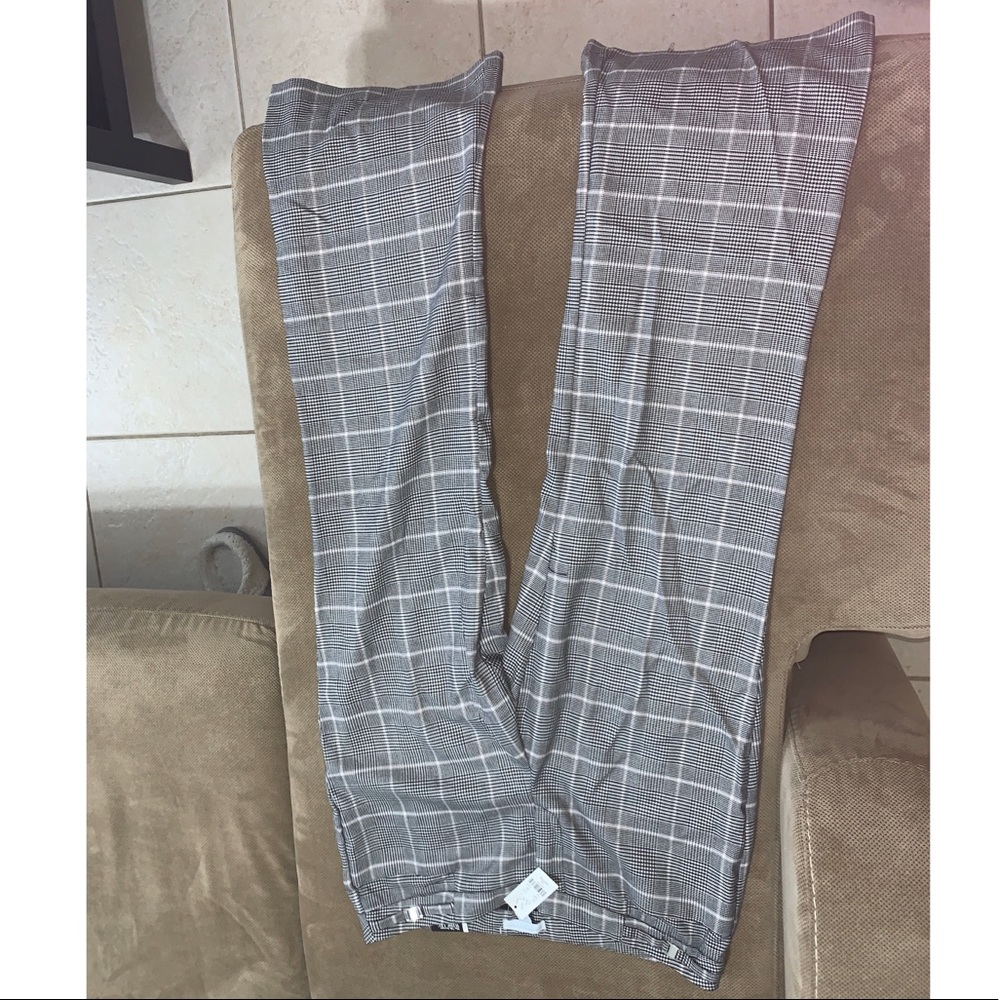 Women’s wide leg white and gray plaid pants NY&CO
